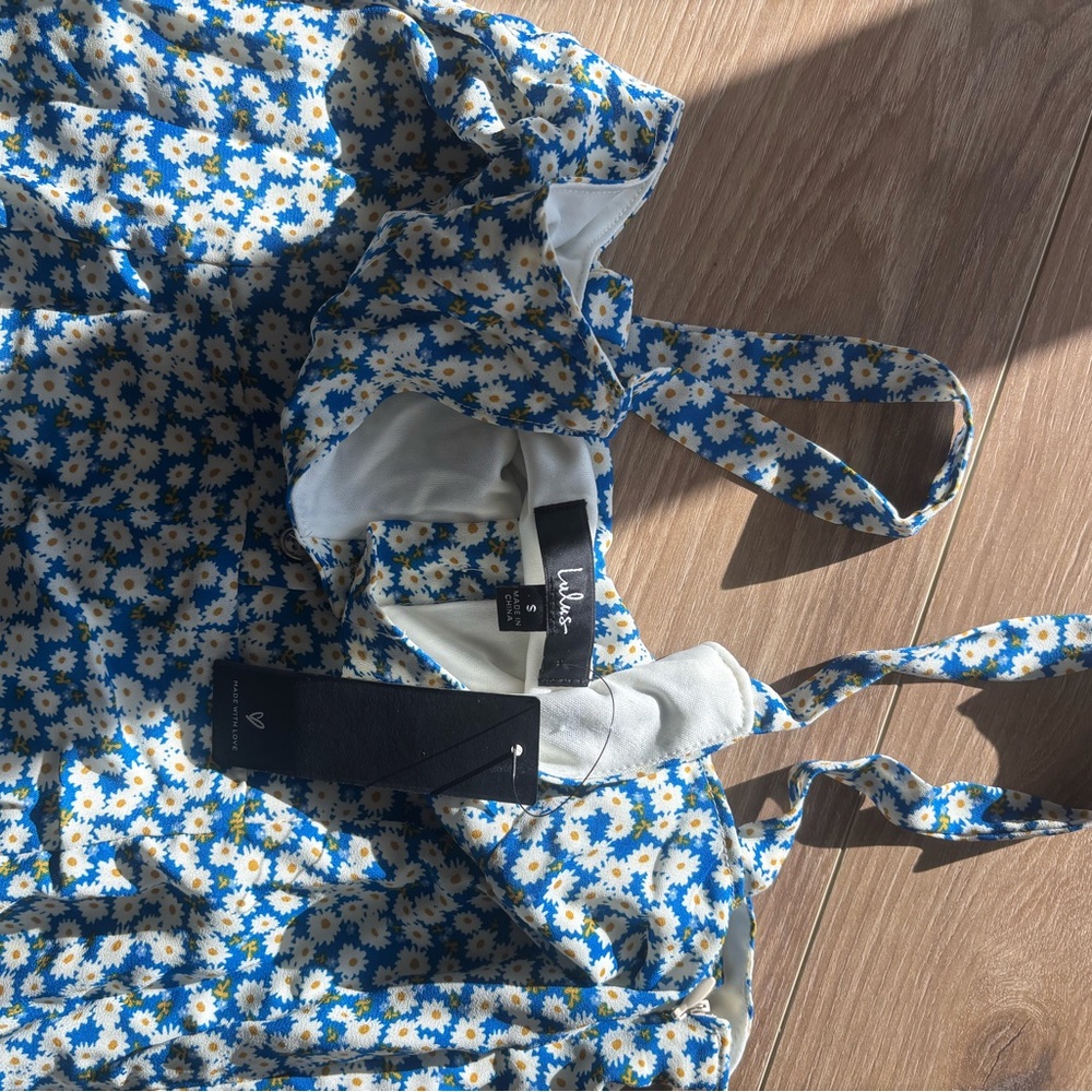 Lulus floral midi dress new with tags!